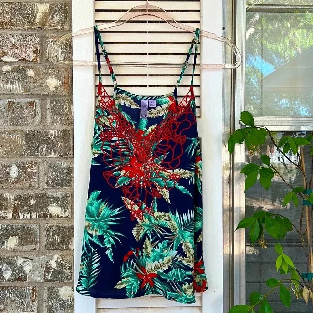 🌴🌺 Alya Vacay Tropical Print Cami in XS. 🌺🌴